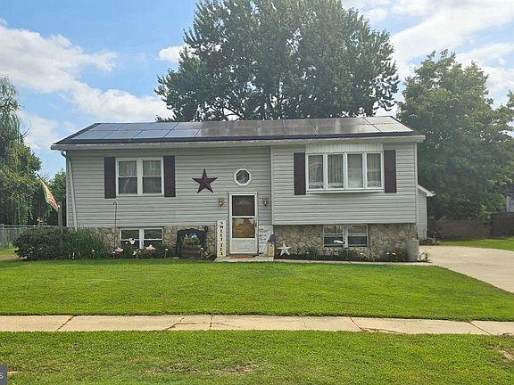 3rd image of 108 Midland Dr