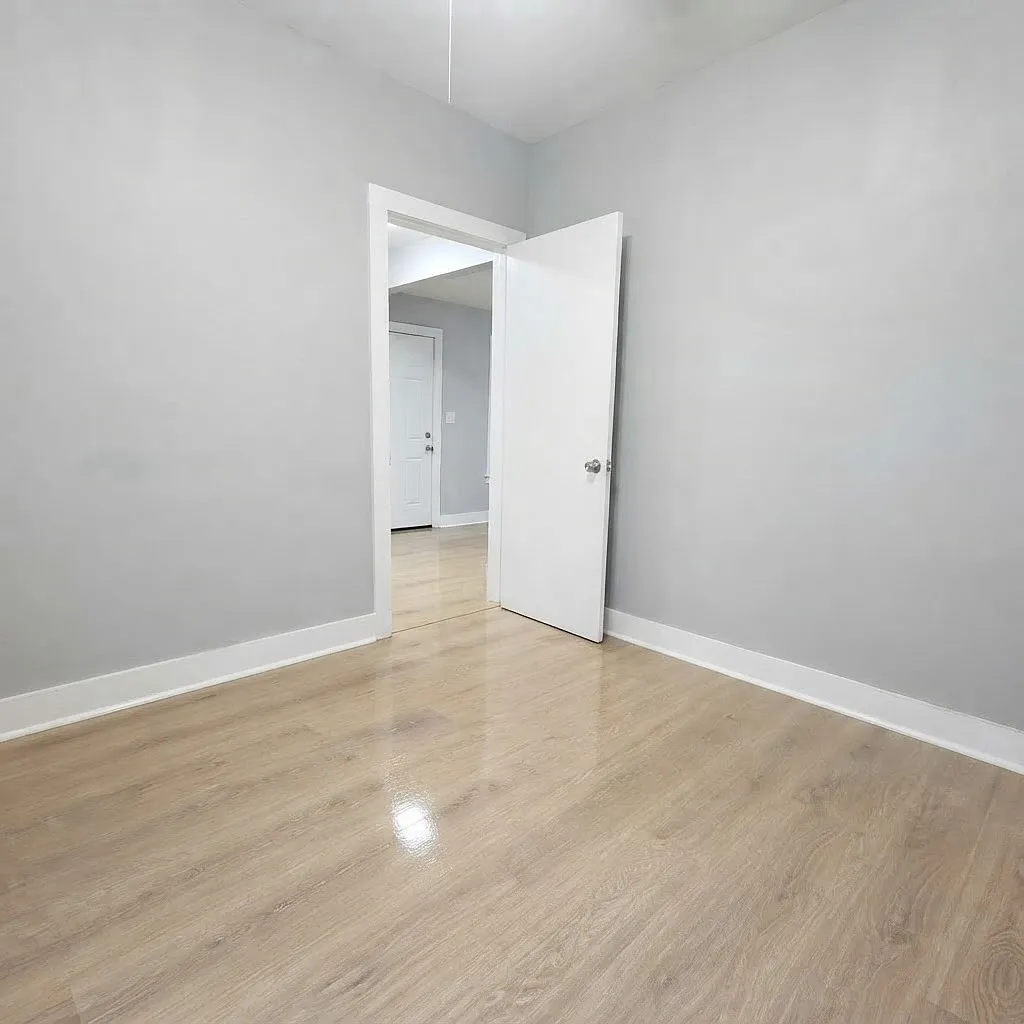3 bed, 884 sqft, $1,850 — Photo 2