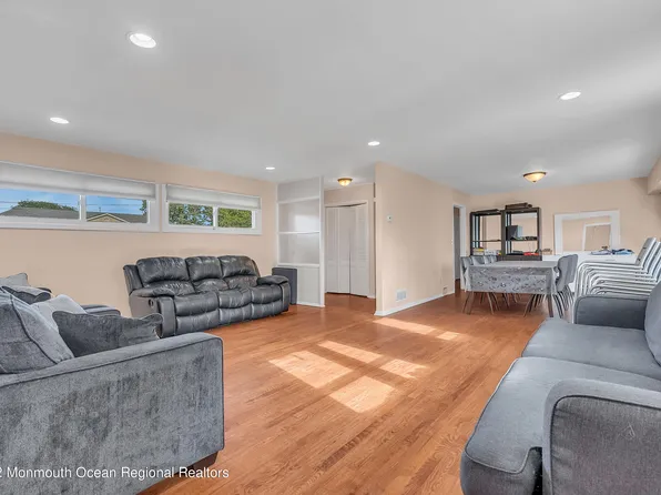 872 Red Oaks Dr, Elberon, NJ 07740