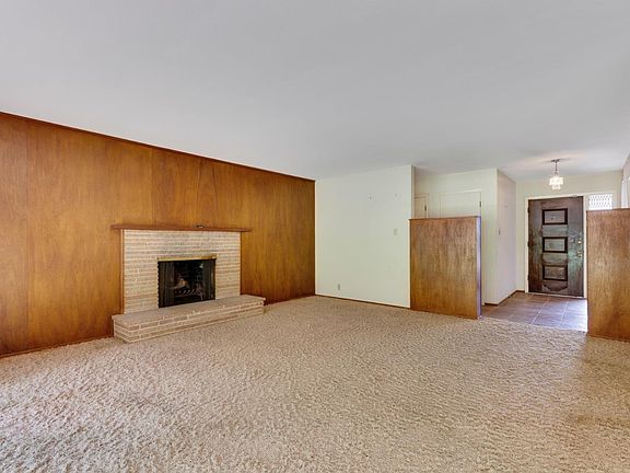 3rd image of 1821 Castenada Dr