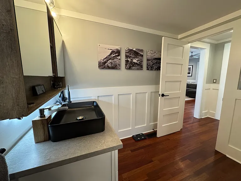 140 Short St SE — Photo 26