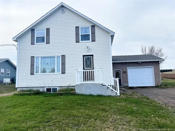 3215 Mountain Rd, Moncton, NB E1G 2X1