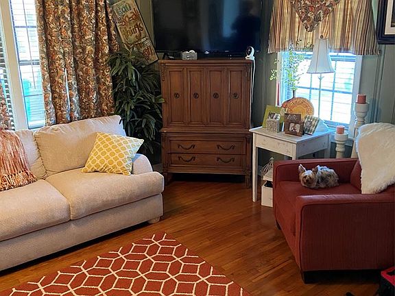 3rd image of 2498 James Dr NW