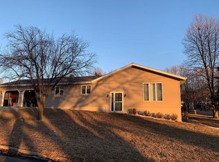 203 Cambier Dr, Alton, IA 51003