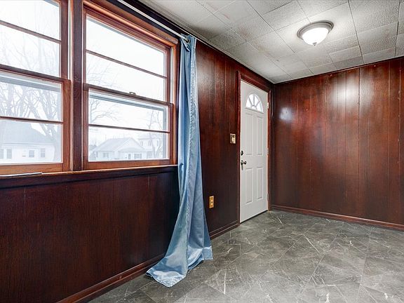 5th image of 332 N Crawford St