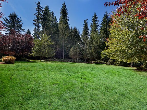 3rd image of 9520 221st Pl SE
