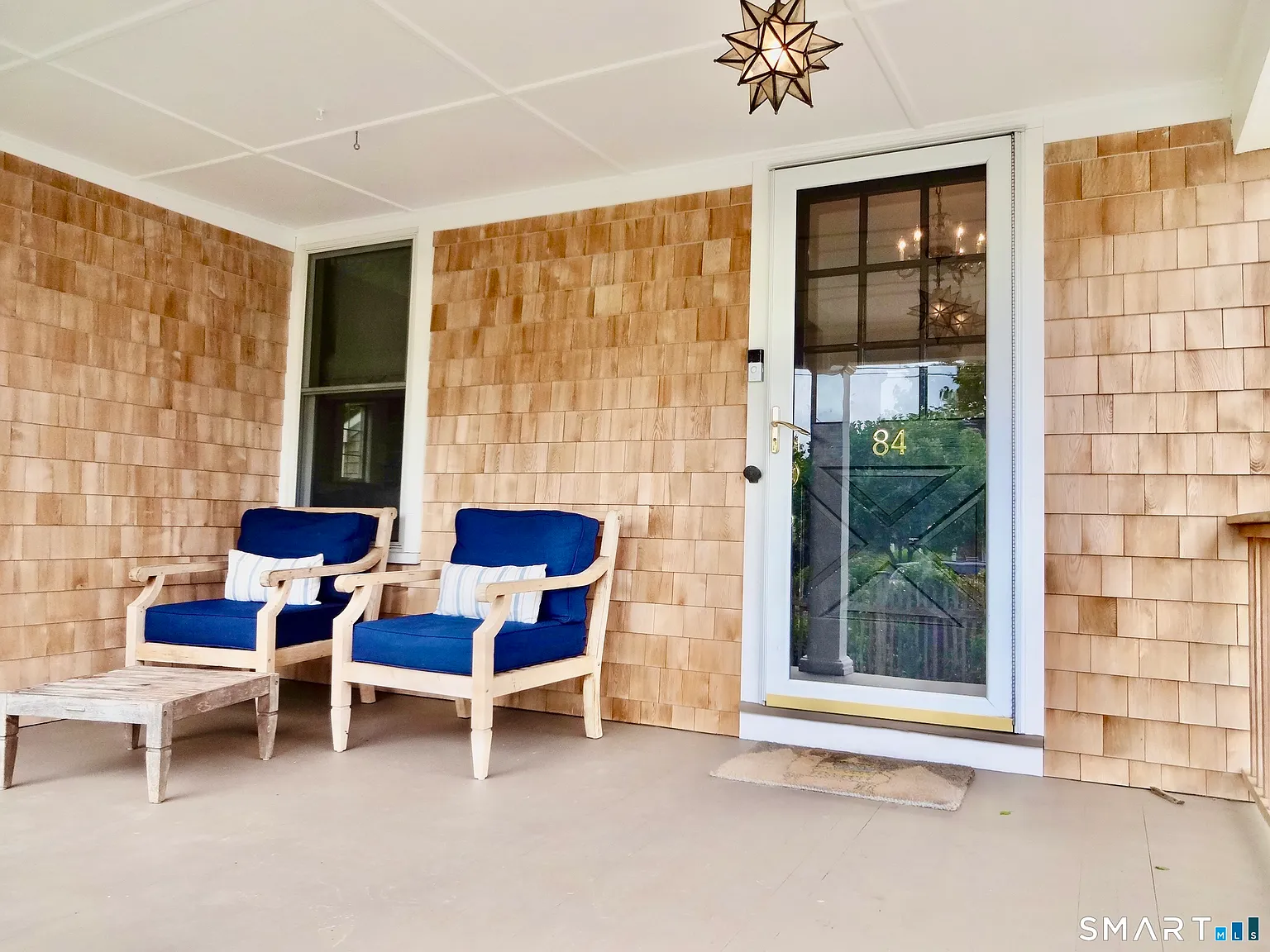 4 bed, 2.0 bath, 2092 sqft, $8,900 — Photo 2