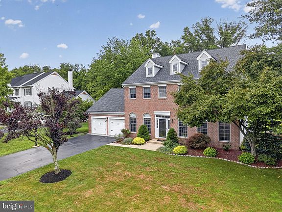4th image of 11 Tree Farm Rd