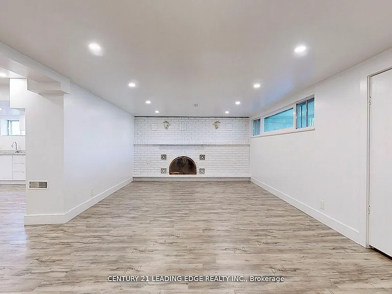 70 Wexford Blvd #BASEMENT — Photo 12