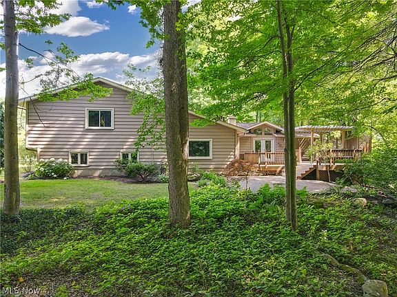 3rd image of 8251 Stoney Brook Dr