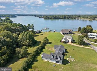 2755 Sunnybank Rd, Reedville, VA 22539