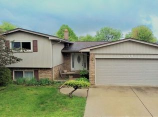 4944 Queen Dr, Sterling Heights, MI 48310