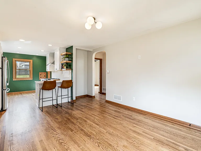7639 W Lorraine Pl — Photo 6