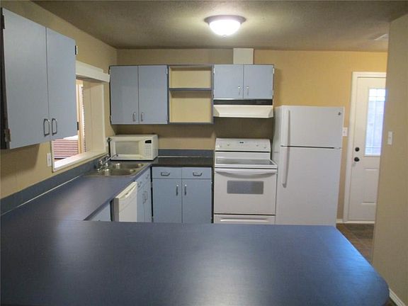 3rd image of 106 S Belmont St