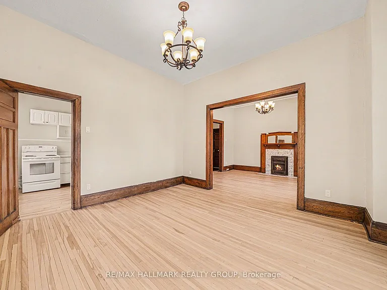 413 Elgin St #1 — Photo 12