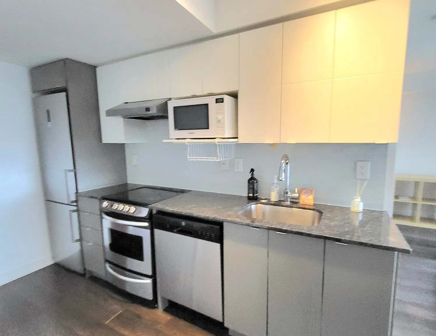 160 Flemington Rd — Photo 4