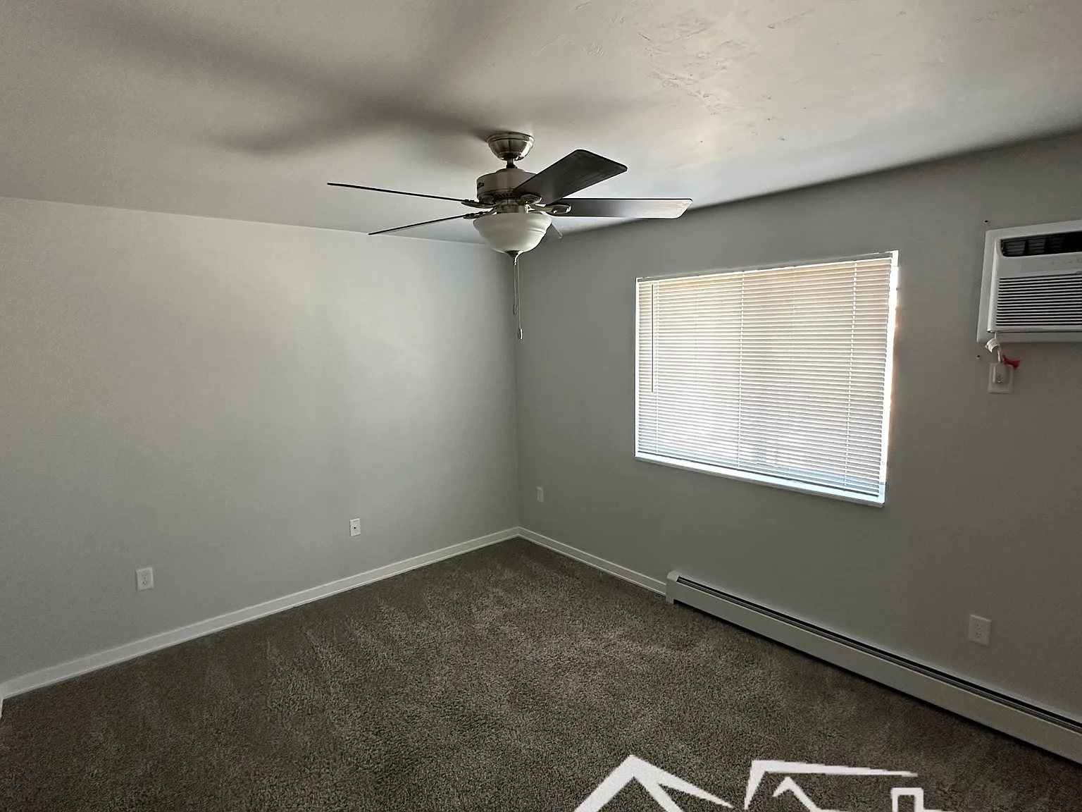 926 Superior Ave — Photo 2