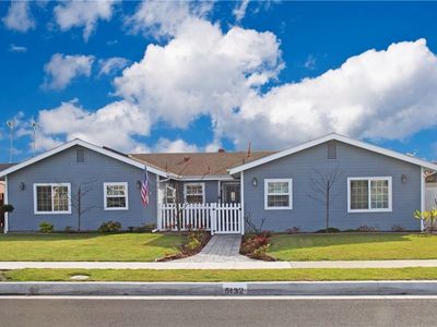 5132 Edinger Ave, Huntington Beach, CA, 92649