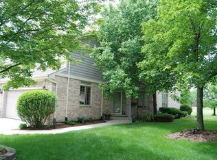 30 Lahinch Dr, Lemont, IL 60439