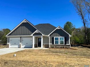 646 5th St NW, Arab, AL 35016