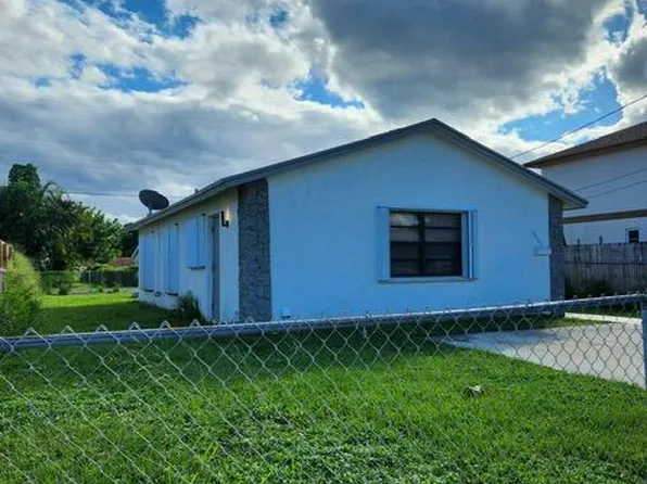 1565 W 36th St, Riviera Beach, FL 33404