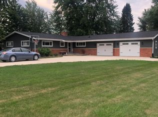 611 13th Ave SE, Dyersville, IA 52040