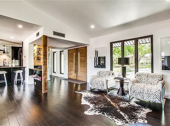 3rd image of 12516 Cedar Bend Dr