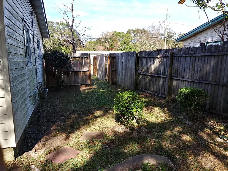 301 Newcastle Dr — Photo 24
