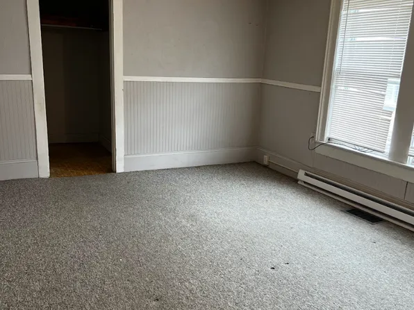 317 10th St #1R, Honesdale, PA 18431