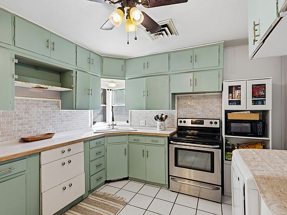 5th image of 805 N 8th St