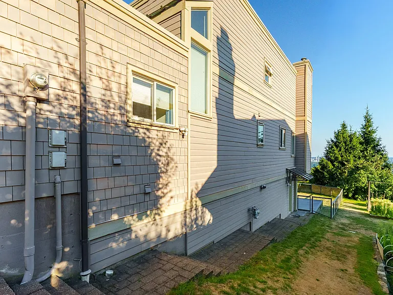 2426 Westhill Ct #LOWER — Photo 10