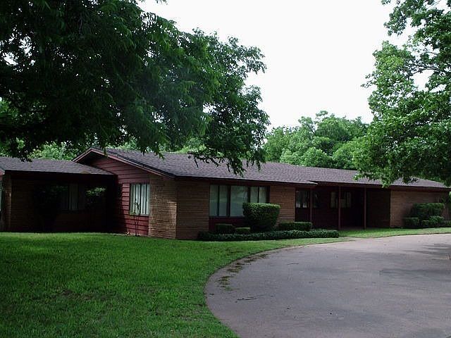 1st image of 934 S Leggett Dr