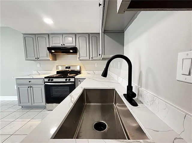 6628 Harbourview Dr — Photo 5