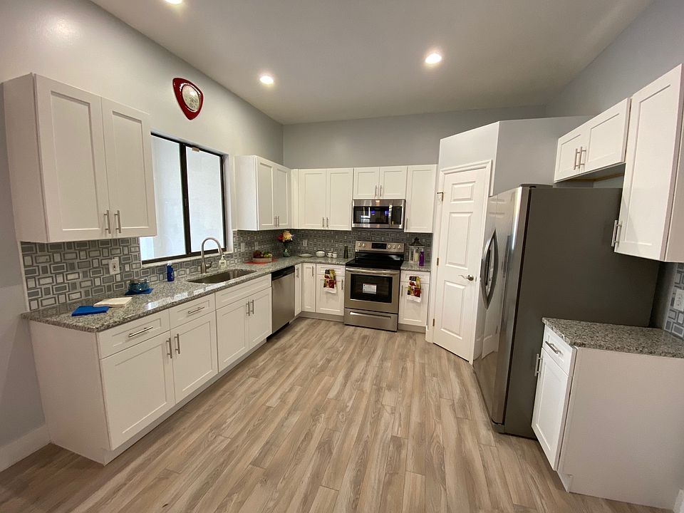 1st image of 277 Oak Haven Dr