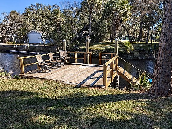 3rd image of 15 Palm Dr