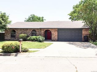 6533 Autumn Cir, Bartlesville, OK 74006