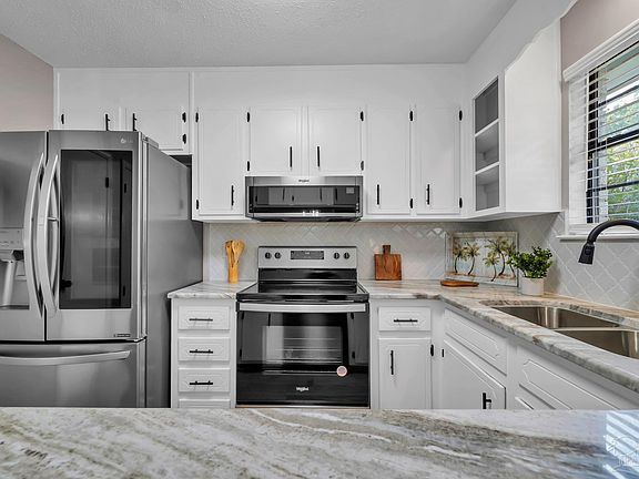 2nd image of 611 Seapine Cir