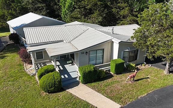 4th image of 32 Ledgestone Road