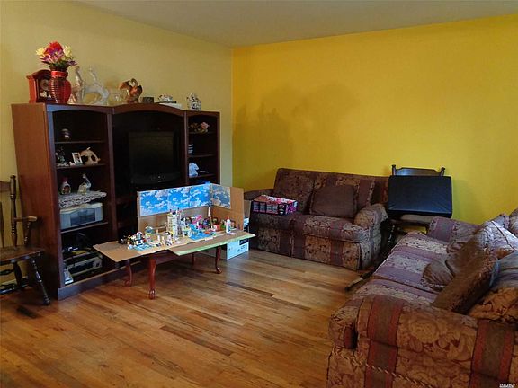 4th image of 8 Campion St