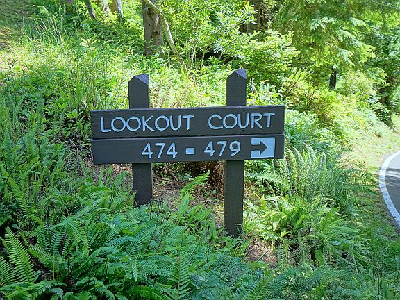 3rd image of 475 Lookout Ct