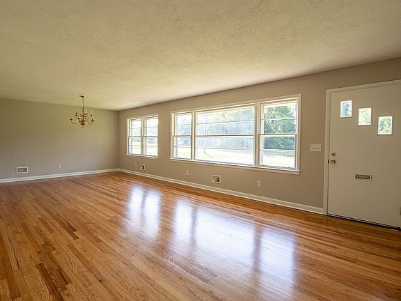 Living /Dining Rm