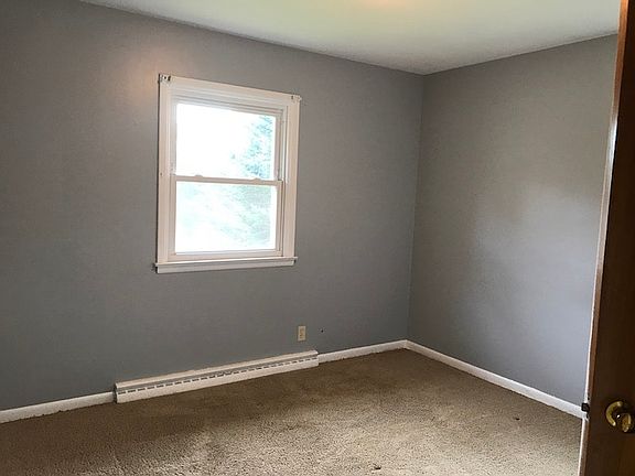 5th image of 414 Beryl Ave