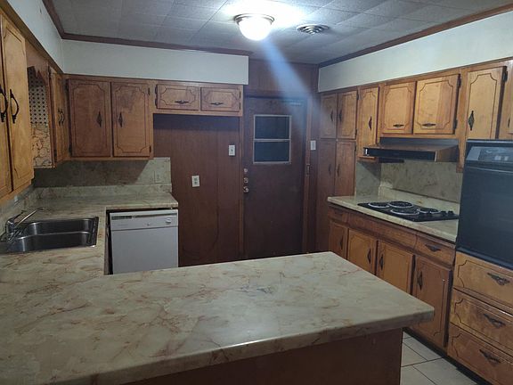 2nd image of 1102 San Angelo
