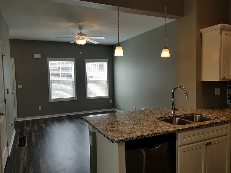 Greenway Square Townhomes — Photo 17