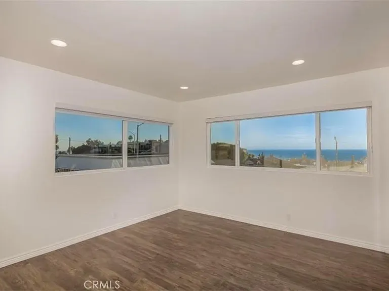 577 S Ramona Ave #E — Photo 20
