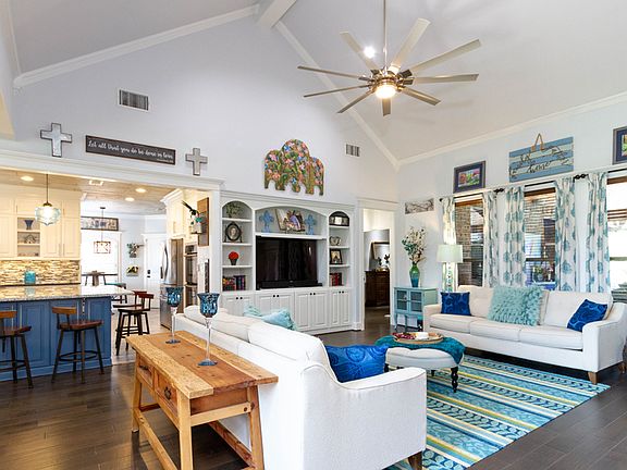 Vaulted Ceilings - Built Ins