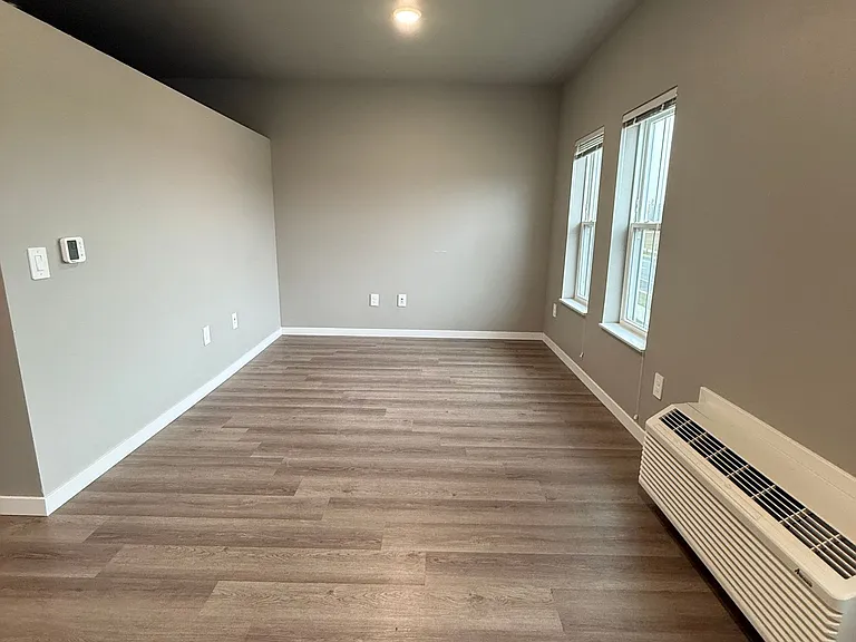 Kraewood Flats - Summer Rent Special through July 31 2026 — Photo 42