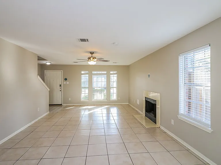 8206 Holmwood Dr — Photo 5