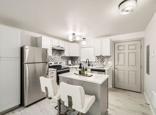 Bright & Beautifully Renovated! HUGE 2 Bed 1.5 Bath Townhome! Pre-Leasing Now!, Lynnwood, WA 98036