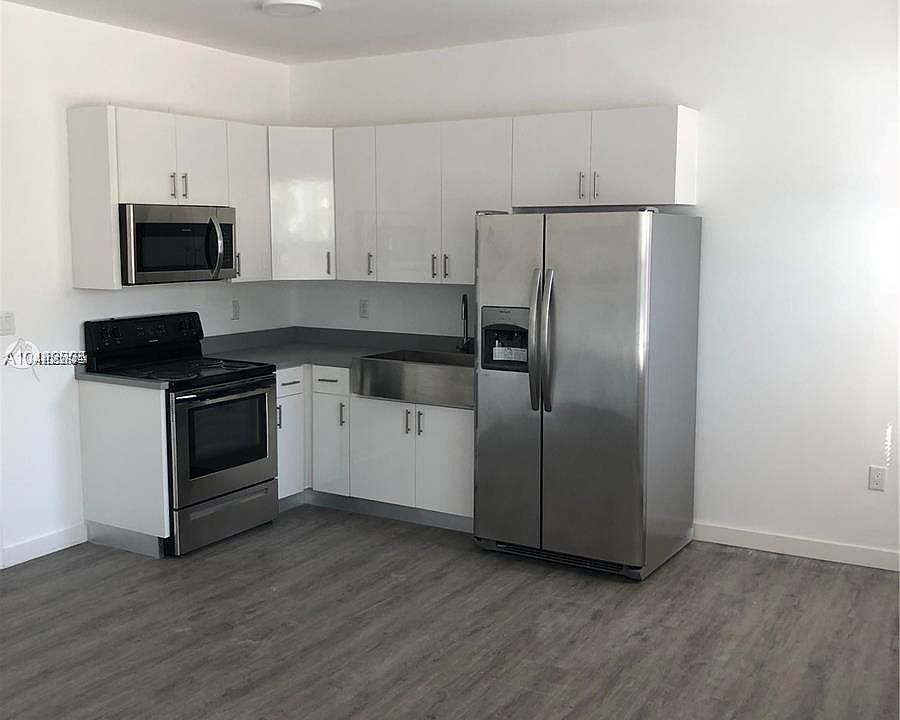 1st image of 402 NW 12th Ave APT 203